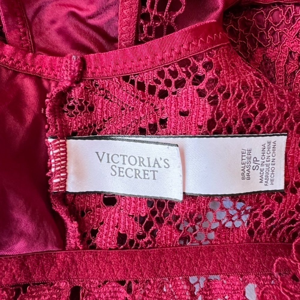 Victoria’s Secret Lace Bralette - Picture 7 of 8